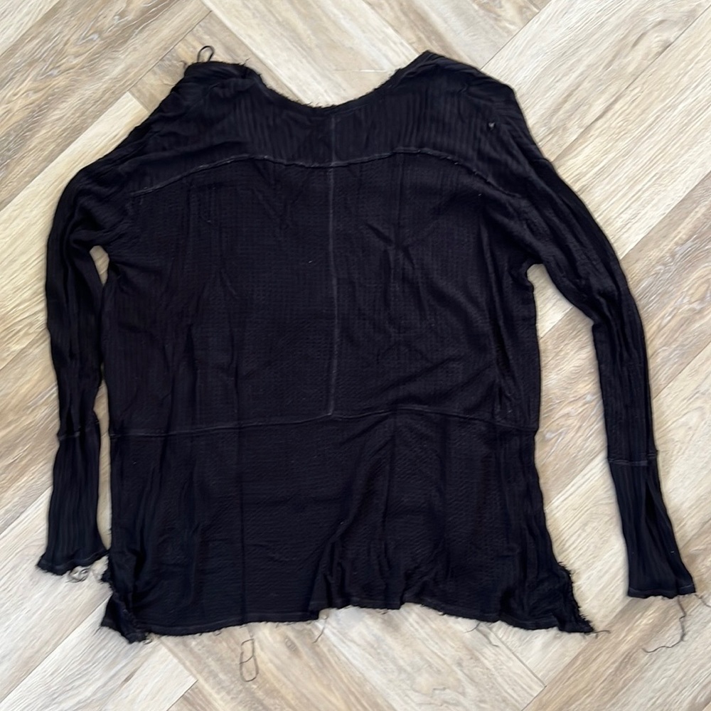 Womens black free people waffle thermal. Size Med. in Great shape - Picture 2 of 3